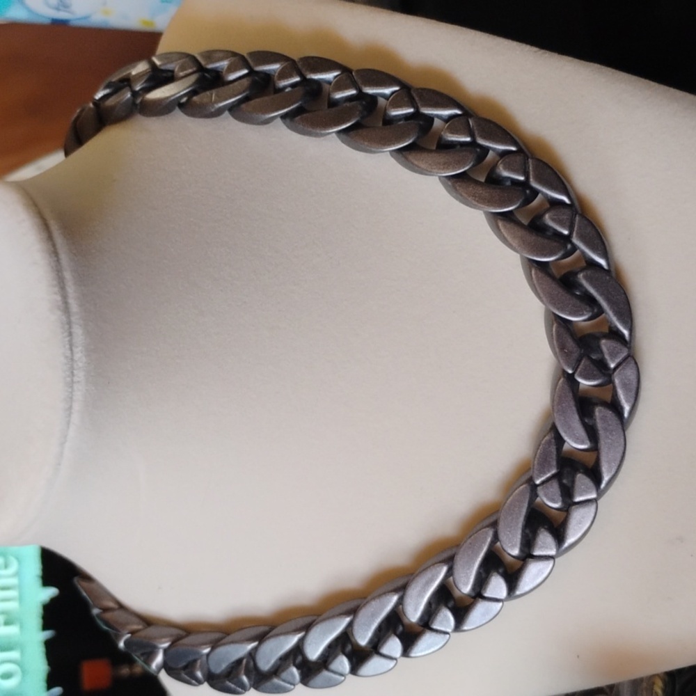Large gray chain